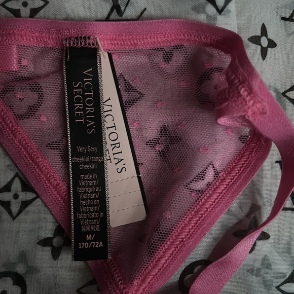 Victoria’s Secret matching lingerie set - Picture 4 of 4